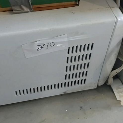 lot 270 - Microwave - it works