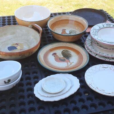 lot 290 - Box of dishes as shown