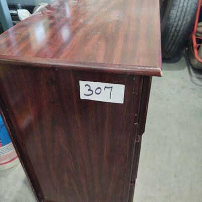 lot 307 - 3 drawer chest