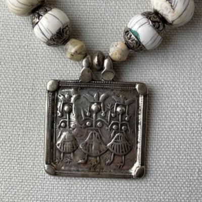 K758 Silver White Stone & Sterling Carved Pierced Earring Set 