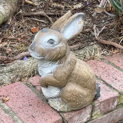 Garden art concrete bunny rabbit statue