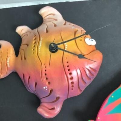K - 914  Fabulously Fun Fish Clock Lot
