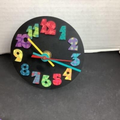 K - 914  Fabulously Fun Fish Clock Lot