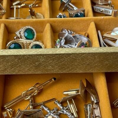 K790 Menâ€™s Jewelry Lot with Case 