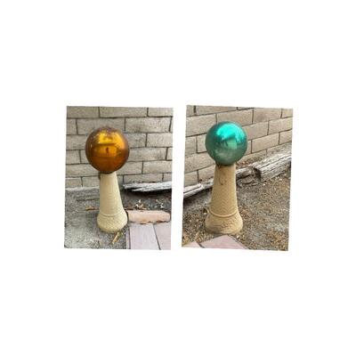 Gazing ball and pillar stand set of 2, turquoise and amber glass