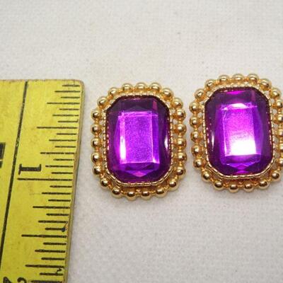 Brilliant Purple Sarah Coventry Clip Earrings, Gold Tone 