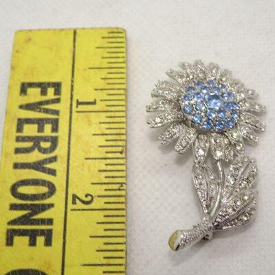 Silver Tone Rhinestone Blue Daisy Flower Pin 