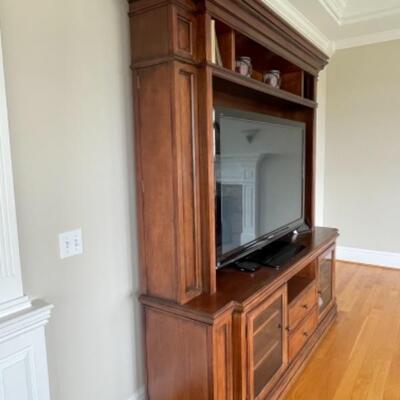 Beautiful Ethan Allen entertainment center