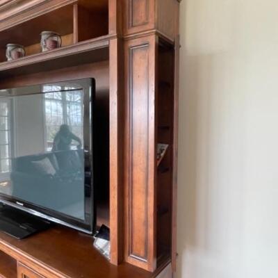Beautiful Ethan Allen entertainment center