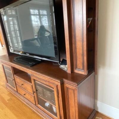 Beautiful Ethan Allen entertainment center