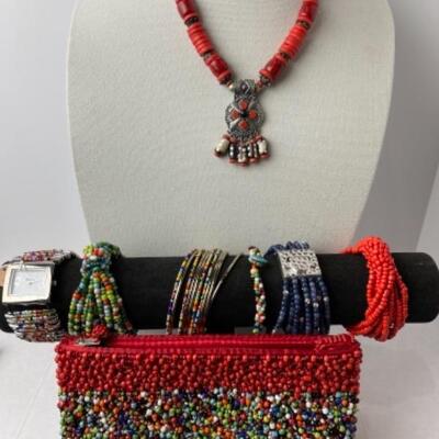 K924 Multi colored Beaded jewelry lot 