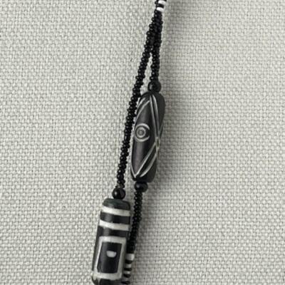 K926 Black and White Beaded Jewelry Lot 