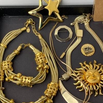 K931 Gold-tone Costume Jewelry Lot 