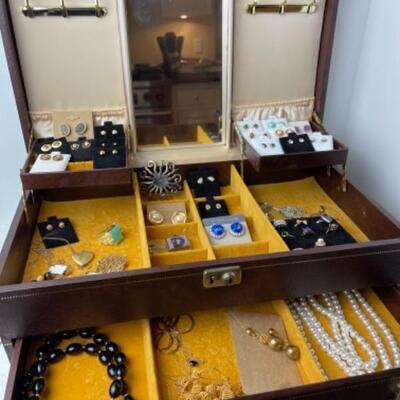 K932 Costume Jewelry Lot with Case