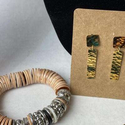 K933 Earth-tones Costume Jewelry Lot 