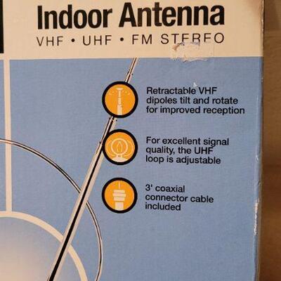 Lot 4: New in Box FREE HDTV Indoor Antenna 