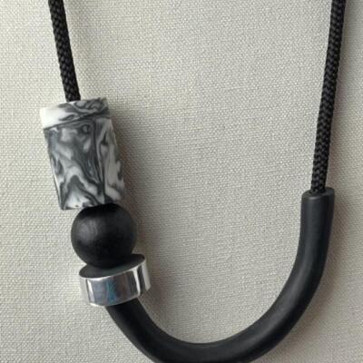 K939 Sterling Black Rubber Contemporary Jewelry Lot 