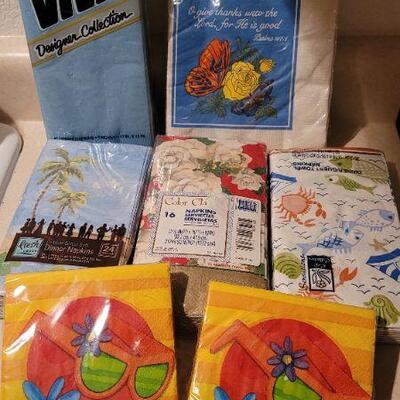 Lot 22: Assorted NEW Deco Party Napkins 