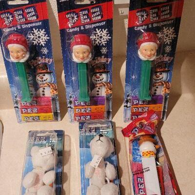 Lot 27: Assorted NEW PEZ Dispensers 