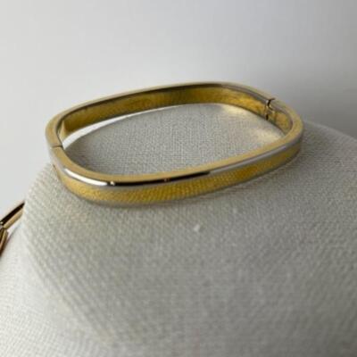 K942 Gold tone Costume Jewelry Lot 