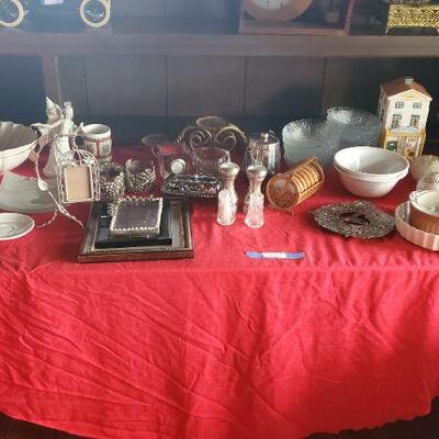 LOT 420 All Items on Table