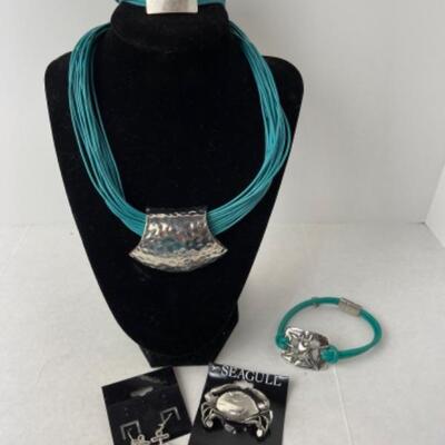 K947 Turquoise Leather Silver tone Jewelry Lot 