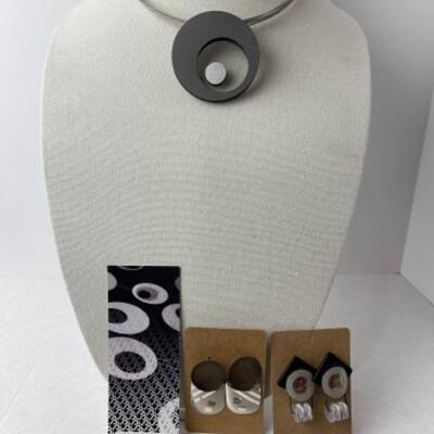 K951 Artisan Contemporary Jewelry Lot 