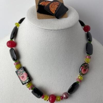 K976 Amy Kahn Russell Beaded Necklace with Earrings 