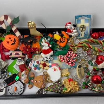 K977 Holiday Jewelry Lot 