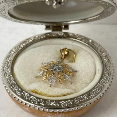K983 14k Yellow and White Gold Snowflake Charm in Hinged Case