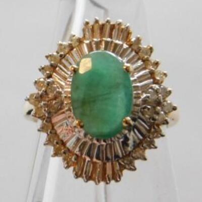 14 Kt Gold Lady's Emerald Ring with Baguette Diamonds ..42 CTW 4 grams