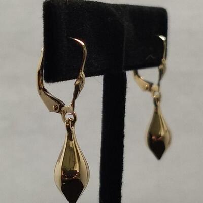 14 KT Gold Tear Drop Lever Back Dangle Earrings 1.4 grams