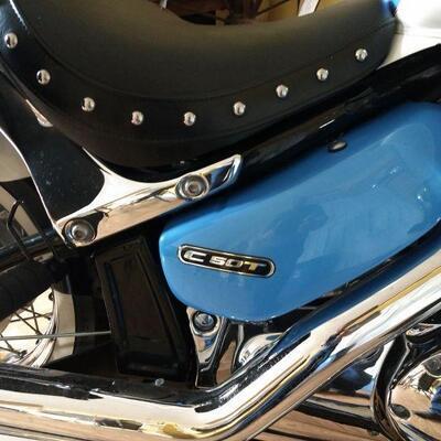 2013 Suzuki Boulevard Touring C50T 800CC Motorcycle Less Than 3000 Miles Carolina Blue and White