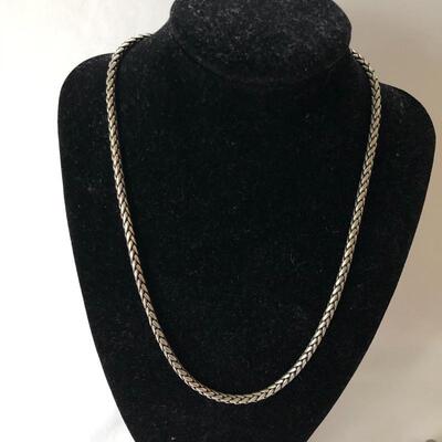 Lot 175 - Jewelry Array