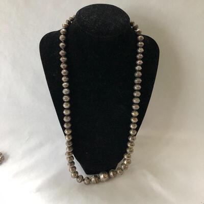 Lot 175 - Jewelry Array