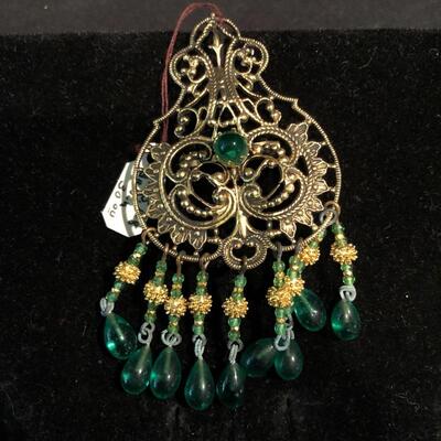 Lot 176 - Vintage Pins
