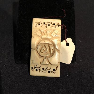 Lot 176 - Vintage Pins