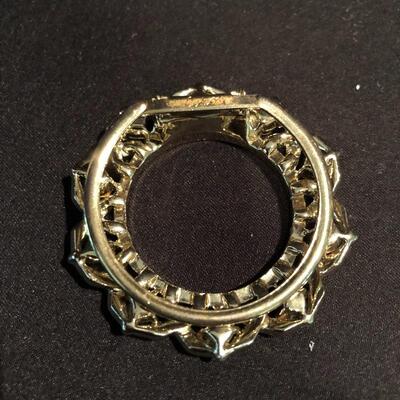 Lot 176 - Vintage Pins