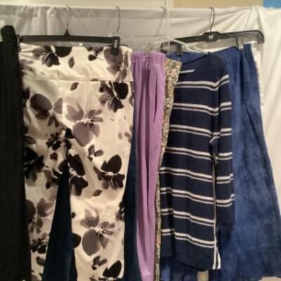 S - 1000 Ladies Clothing Size Large 