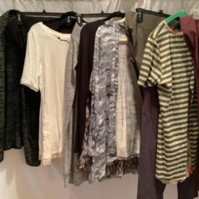 S - 1018 Ladies Clothing Lot  Lori Goldstein Size Large ( some new with tags ) 