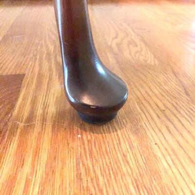 Lot 185 - Hekman  Side Table