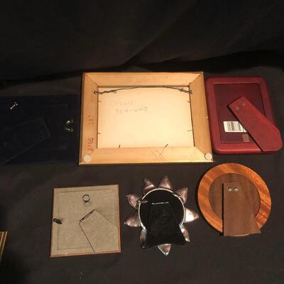 Lot 187 - 20 Frames & Artwork 