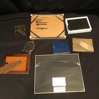 Lot 187 - 20 Frames & Artwork 