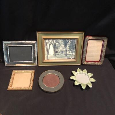 Lot 187 - 20 Frames & Artwork 