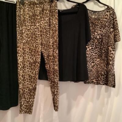 S - 1050 Ladies Clothing Lot Vikki Vi Size OX  ( some new with tags ) 