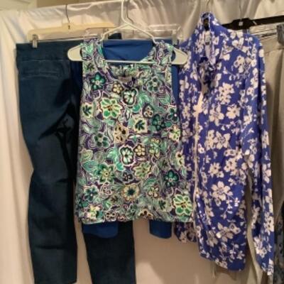 S - 1055 Ladies Clothing Lot  Denim & Co Size Large 