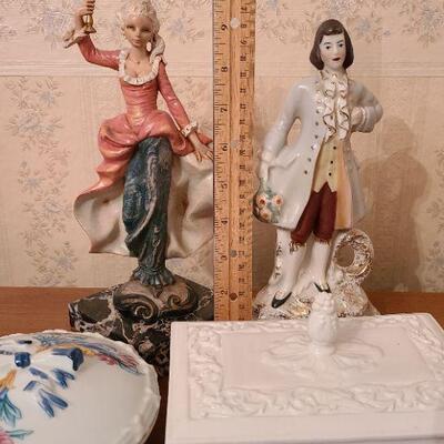 Lot 121: Depose Italy Statuette and More