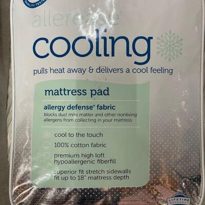 Queen Cooling Mattress Pad