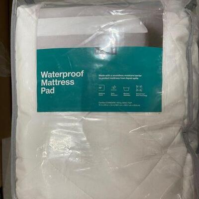 Queen Cooling Mattress Pad (Stop Peeing Directly On The Mattress) 