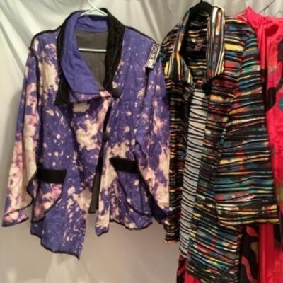S - 1067 Ladies Clothing Jacket Lot Sizes Range XL,2X, 3X